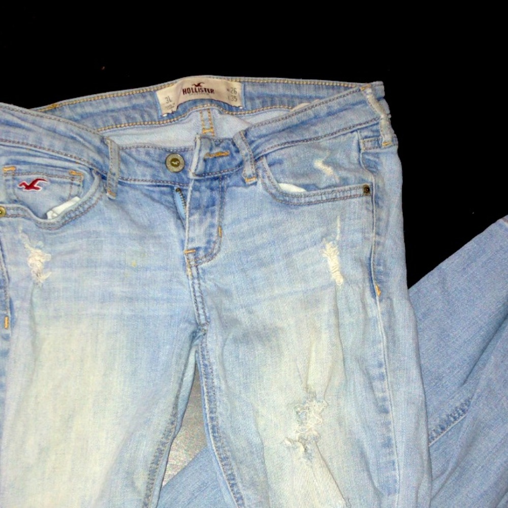 Light wash Hollister jeans